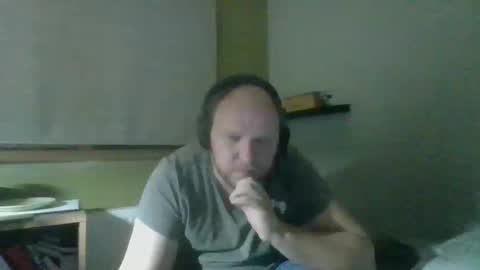 Snapshot of bart_poland chatting on October 28, 2025, 10:45 pm bart_poland online show from October 28, 2025, 10:45 pm