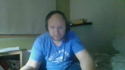 Snapshot of bart_poland chatting on November 13, 2025, 10:08 pm bart_poland online show from November 13, 2025, 10:08 pm