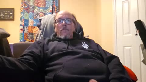 Snapshot of bassman966 chatting on November 21, 2025, 2:43 am bassman966 online show from November 21, 2025, 2:43 am