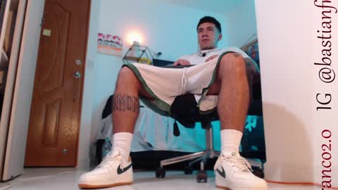 Bastian Independent Model online show from December 19, 2024, 4:34 am