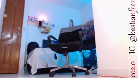 Bastian Independent Model online show from December 22, 2024, 12:39 am