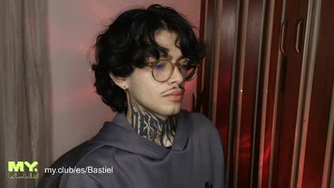 Snapshot of bastiel_ chatting on April 18, 2026, 2:04 am Bastiel online show from April 18, 2026, 2:04 am