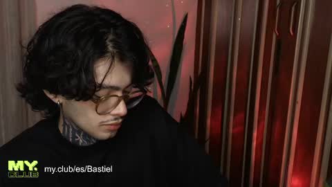 Snapshot of bastiel_ chatting on April 18, 2026, 11:38 pm Bastiel online show from April 18, 2026, 11:38 pm