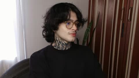 Snapshot of bastiel_ chatting on June 6, 2026, 10:14 pm Bastiel online show from June 6, 2026, 10:14 pm
