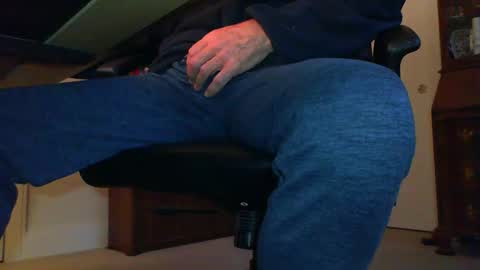 Snapshot of batebro13 chatting on November 12, 2025, 3:12 pm BateBro13 online show from November 12, 2025, 3:12 pm