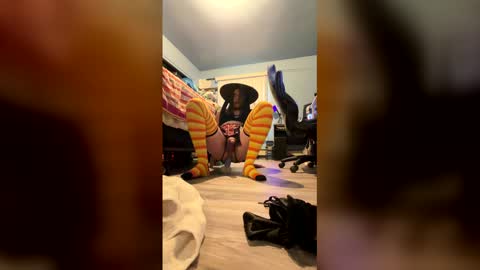 bathingcat online show from April 19, 2026, 12:33 am