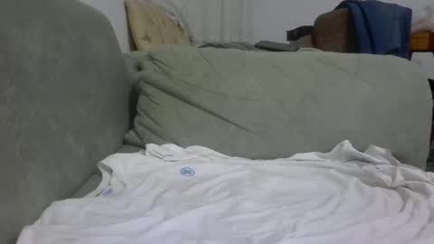 Snapshot of bathoneacock chatting on February 26, 2025, 11:37 pm bathoneacock online show from February 26, 2025, 11:37 pm