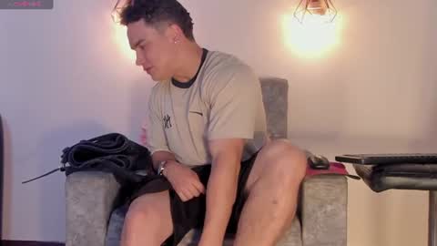 Snapshot of battista_turner chatting on July 4, 2026, 10:16 pm battista online show from July 4, 2026, 10:16 pm