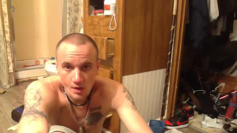 Snapshot of battlewolfxx chatting on December 14, 2024, 10:02 am battlewolfxx online show from December 14, 2024, 10:02 am