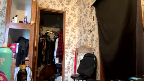 Snapshot of battlewolfxx chatting on December 24, 2024, 3:47 pm battlewolfxx online show from December 24, 2024, 3:47 pm