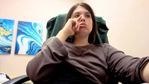 battymoll online show from October 5, 2025, 3:32 pm