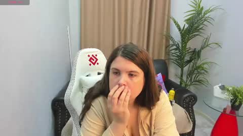 battymoll online show from July 15, 2026, 10:42 am