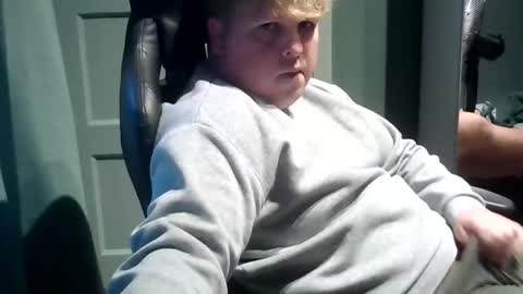 Snapshot of bawly13 chatting on October 15, 2025, 8:14 am ray online show from October 15, 2025, 8:14 am