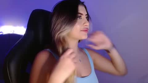 Snapshot of bay_babe chatting on January 31, 2025, 4:36 am bay_babe online show from January 31, 2025, 4:36 am