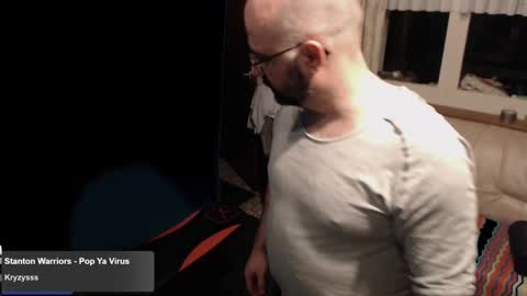 bazzz_8 online show from December 25, 2024, 6:09 pm