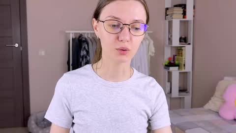 Snapshot of bb_lourels_ chatting on May 31, 2026, 5:09 pm Lourel I will be here on and online show from May 31, 2026, 5:09 pm