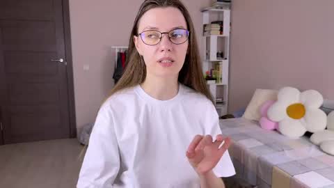 Snapshot of bb_lourels_ chatting on June 6, 2026, 5:39 pm Lourel I will be here on and online show from June 6, 2026, 5:39 pm
