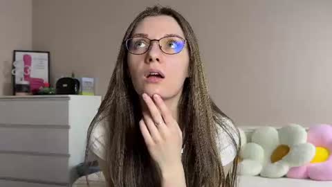 Snapshot of bb_lourels_ chatting on August 5, 2026, 6:11 pm Lourel I will be here on and online show from August 5, 2026, 6:11 pm