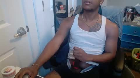 Snapshot of bbc_elrey chatting on April 28, 2026, 3:39 pm Racks online show from April 28, 2026, 3:39 pm