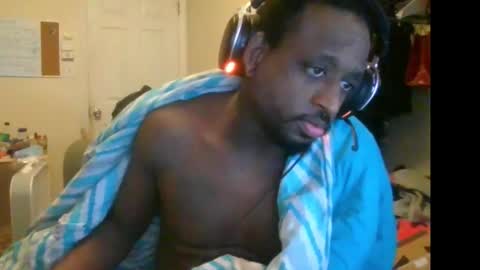 rocker n queen online show from November 28, 2025, 9:39 pm