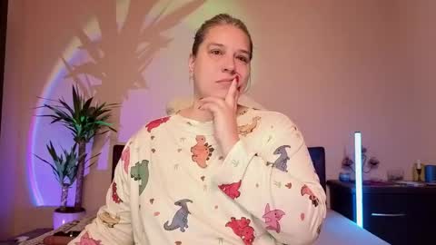 Snapshot of bbw_goddes chatting on February 22, 2026, 9:19 am Love online show from February 22, 2026, 9:19 am