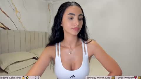 Snapshot of be_yonce chatting on August 5, 2026, 11:24 am BYonce online show from August 5, 2026, 11:24 am