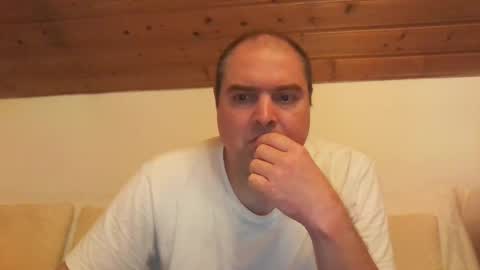 bear037 online show from September 30, 2025, 7:41 pm