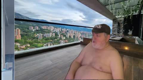 Snapshot of bear4muscle chatting on January 10, 2025, 9:31 pm Dookie online show from January 10, 2025, 9:31 pm