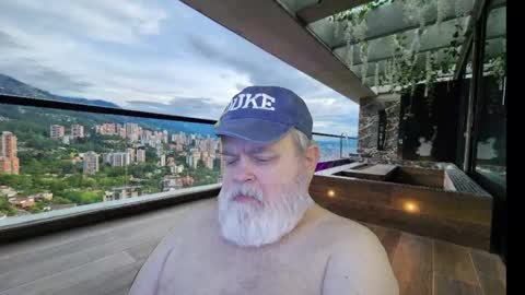 Snapshot of bear4muscle chatting on September 14, 2025, 6:29 pm Dookie online show from September 14, 2025, 6:29 pm