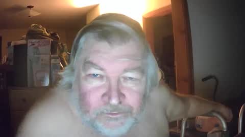 Snapshot of bear8620 chatting on January 31, 2026, 11:25 pm bear online show from January 31, 2026, 11:25 pm