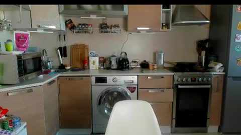 bear_beer130 online show from June 19, 2026, 4:55 pm