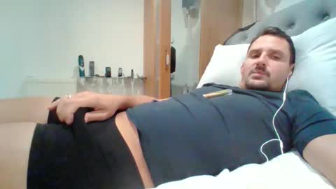 Snapshot of bearboudior chatting on November 10, 2025, 4:28 pm bearboudior online show from November 10, 2025, 4:28 pm