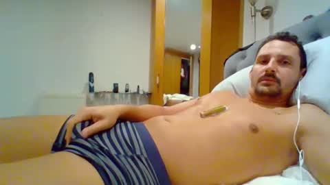 Snapshot of bearboudior chatting on November 13, 2025, 12:04 pm bearboudior online show from November 13, 2025, 12:04 pm