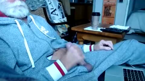 Snapshot of beardbushy chatting on December 27, 2024, 3:15 pm beardbushy online show from December 27, 2024, 3:15 pm