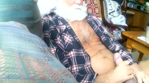 Snapshot of beardbushy chatting on February 27, 2025, 4:10 pm beardbushy online show from February 27, 2025, 4:10 pm