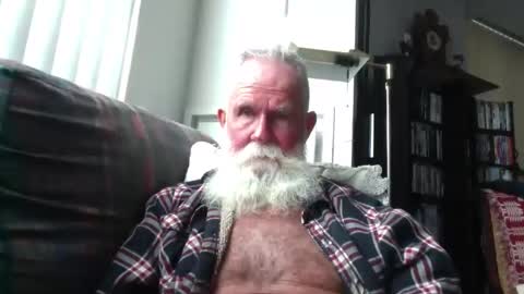 Snapshot of beardbushy chatting on November 12, 2025, 5:35 pm beardbushy online show from November 12, 2025, 5:35 pm