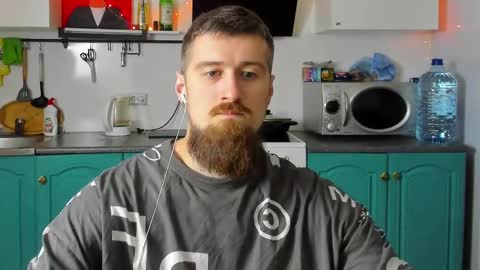 Snapshot of bearded_legend chatting on January 2, 2025, 8:02 pm Zeus online show from January 2, 2025, 8:02 pm