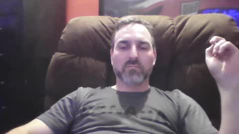 Snapshot of beardedambition chatting on January 9, 2025, 12:57 am beardedambition online show from January 9, 2025, 12:57 am