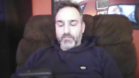 Snapshot of beardedambition chatting on February 23, 2025, 12:51 am beardedambition online show from February 23, 2025, 12:51 am