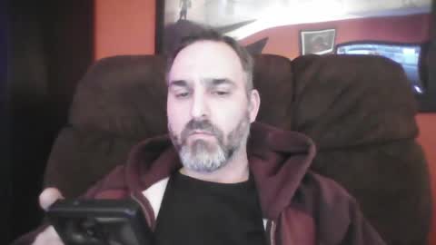 Snapshot of beardedambition chatting on March 4, 2025, 12:50 am beardedambition online show from March 4, 2025, 12:50 am