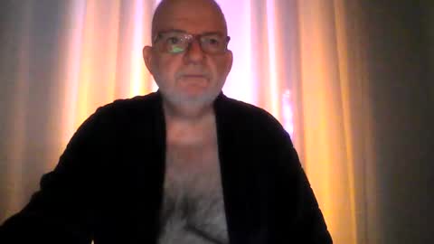Snapshot of beardman916444 chatting on December 23, 2024, 7:06 am Beardman online show from December 23, 2024, 7:06 am