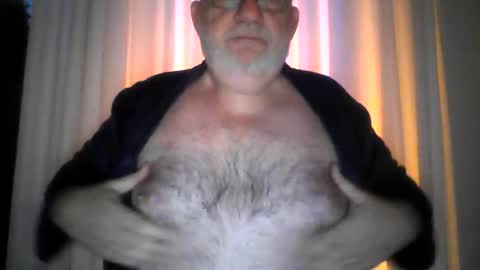 Snapshot of beardman916444 chatting on December 24, 2024, 7:17 am Beardman online show from December 24, 2024, 7:17 am