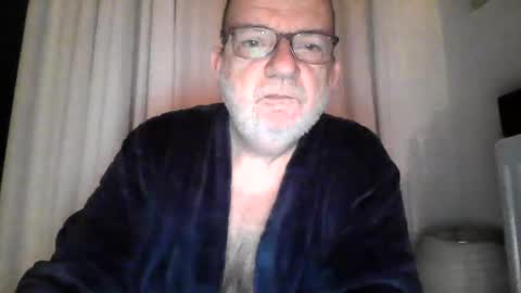 Snapshot of beardman916444 chatting on January 11, 2025, 6:24 am Beardman online show from January 11, 2025, 6:24 am