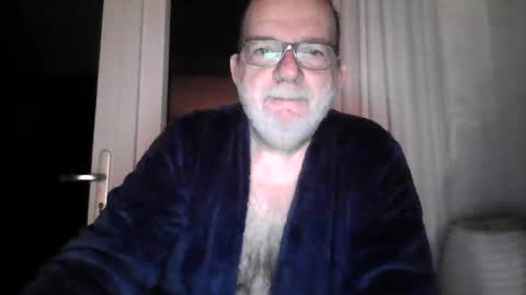 Snapshot of beardman916444 chatting on January 24, 2025, 6:03 am Beardman online show from January 24, 2025, 6:03 am