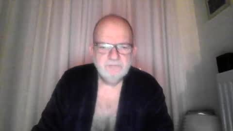 Snapshot of beardman916444 chatting on February 14, 2025, 6:23 am Beardman online show from February 14, 2025, 6:23 am