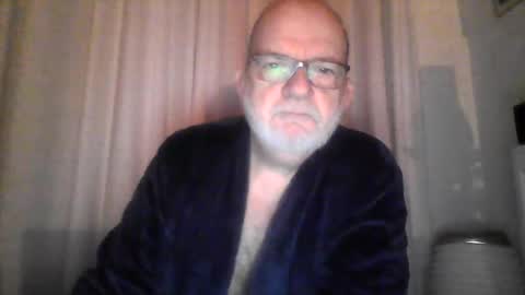 Snapshot of beardman916444 chatting on February 15, 2025, 6:02 am Beardman online show from February 15, 2025, 6:02 am
