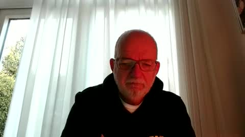 Snapshot of beardman916444 chatting on October 26, 2025, 7:03 am Beardman online show from October 26, 2025, 7:03 am