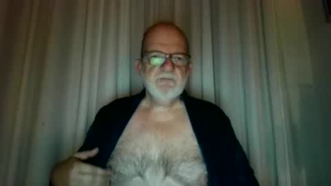 Snapshot of beardman916444 chatting on November 8, 2025, 5:51 am Beardman online show from November 8, 2025, 5:51 am