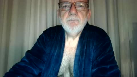 Snapshot of beardman916444 chatting on November 21, 2025, 5:39 am Beardman online show from November 21, 2025, 5:39 am