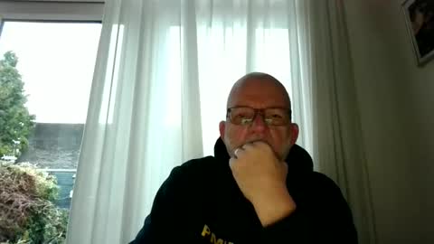 Snapshot of beardman916444 chatting on November 23, 2025, 2:39 pm Beardman online show from November 23, 2025, 2:39 pm